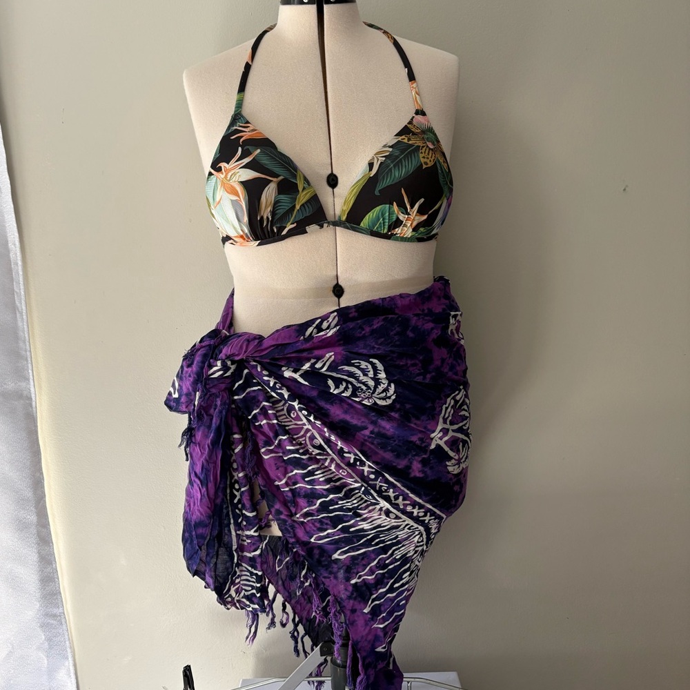 H&M Black Tropical Print Triangle Bikini Top (Purple Sarong sold separately)